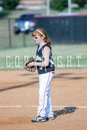 salina_vs_LocustGrove_Softball©KristyTroyerPhotography-1877