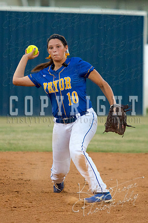 pryor_vs_collinsville_softball_©KTROYERPhoto-9650