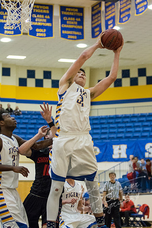 pryor_vs_skiatook_basketball_©KTROYERPHOTO-9450