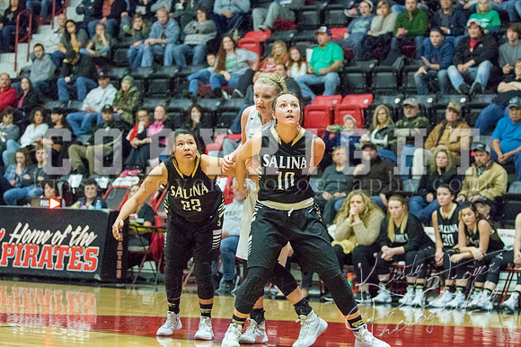 salina_vs_chelsea_basketball_©KTROYERPHOTO-8857