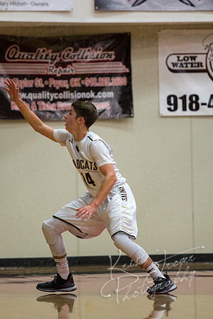 salina_vs_verdigris_Basketball_©KTROYERPHOTO-7980