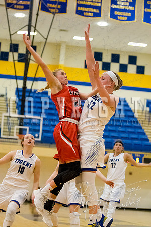 pryor_vs_grove_basketball-9666
