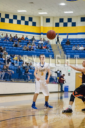 pryor_vs_tahlequah_basketball-3370